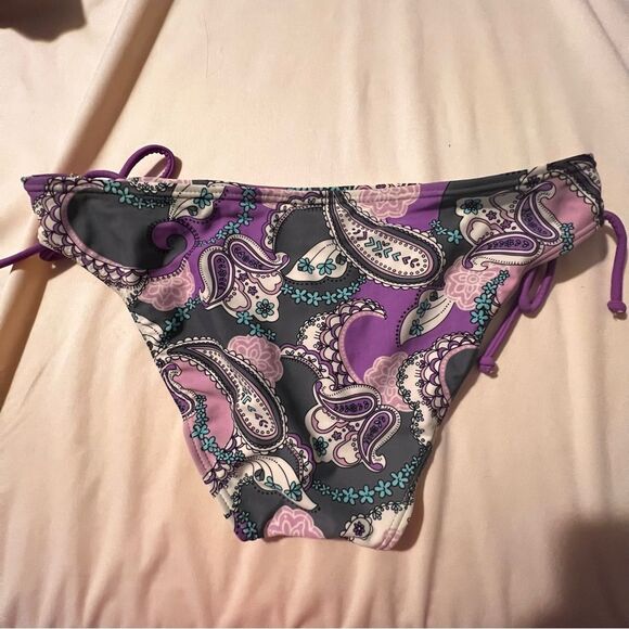 HULA HONEY Purple Ruched Bikini Top & Paisley Tie Bottoms – Size L - Picture 5 of 6